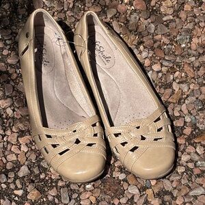 Life Stride Ballet Flats Shoes Women’s Size 8 Cream